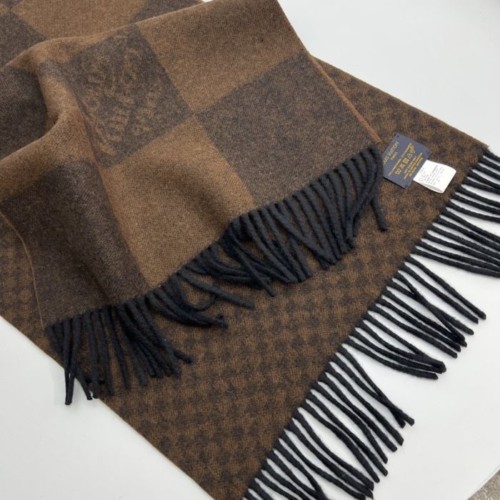 Louis Vuitton Scarf LV00028